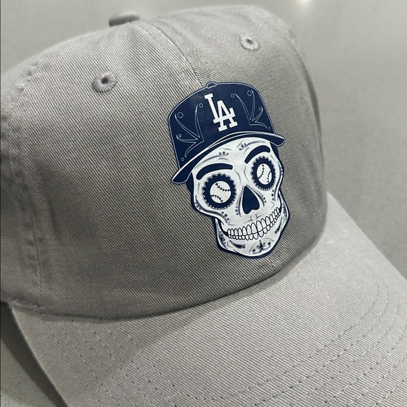 LA Dodgers Gray LA Skull Cap - Picture 3 of 4